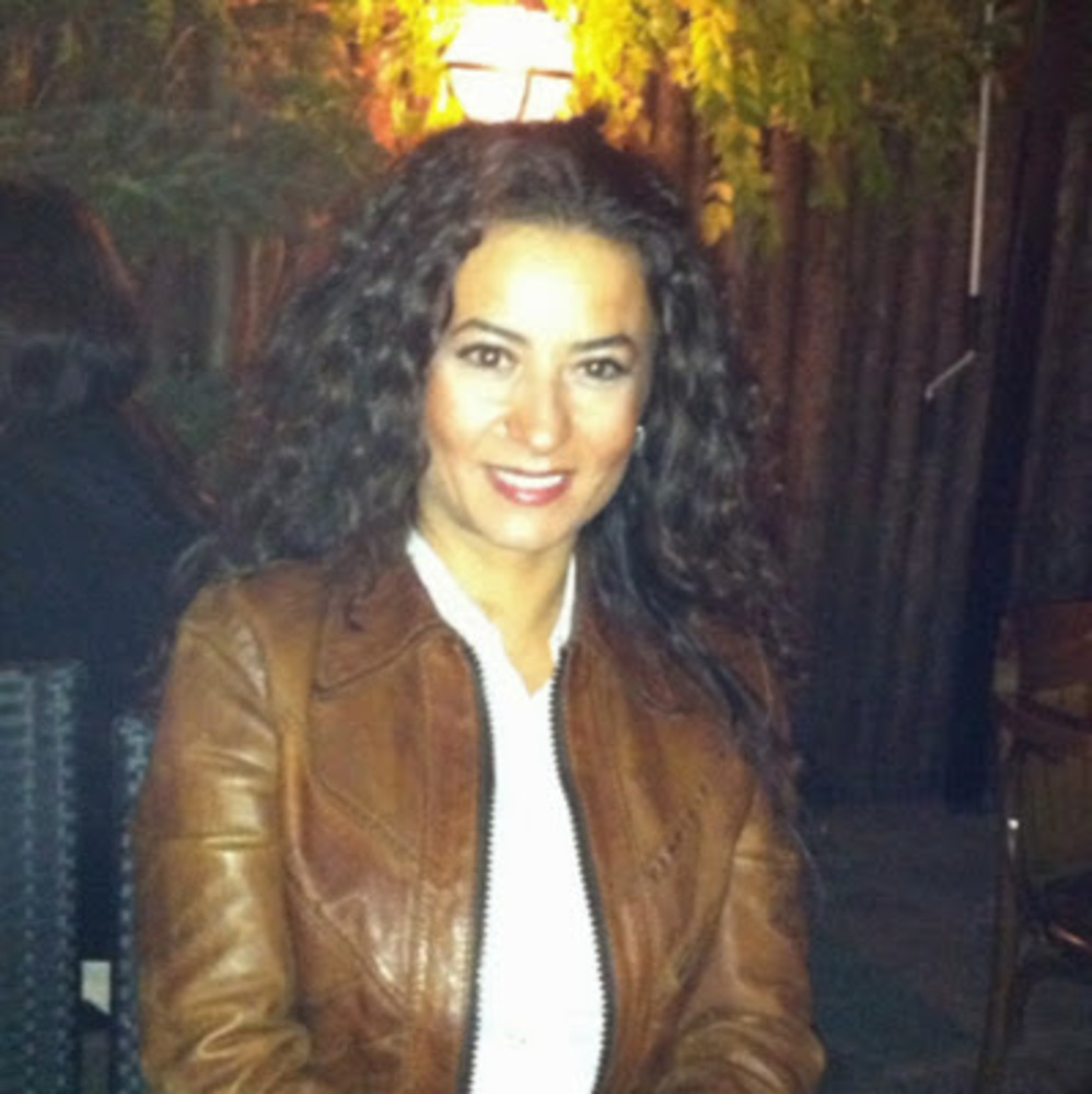 Meet your Posher, Dilek